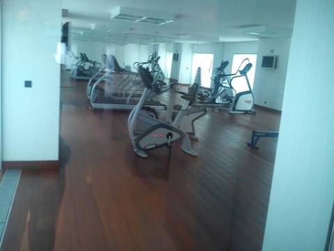 Apartamento T4 de Luxo no Restelo com Vista sobre Tejo e Lisboa