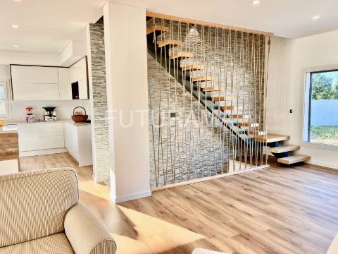 MORADIA TÉRREA INDEPENDENTE T3+2 | 1500m2 Terreno