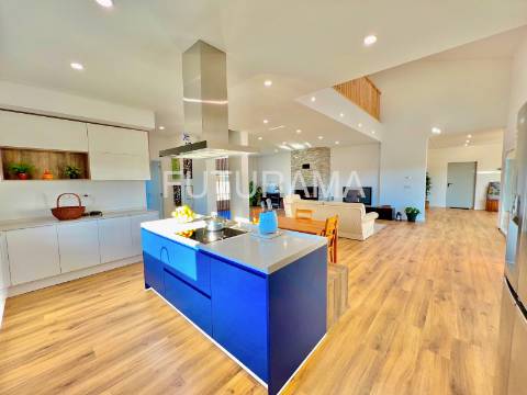 MORADIA TÉRREA INDEPENDENTE T3+2 | 1500m2 Terreno