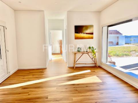 MORADIA TÉRREA INDEPENDENTE T3+2 | 1500m2 Terreno