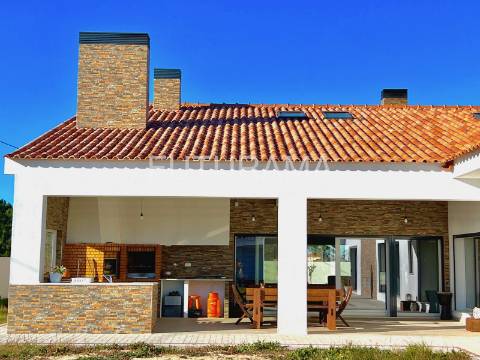 MORADIA TÉRREA INDEPENDENTE T3+2 | 1500m2 Terreno