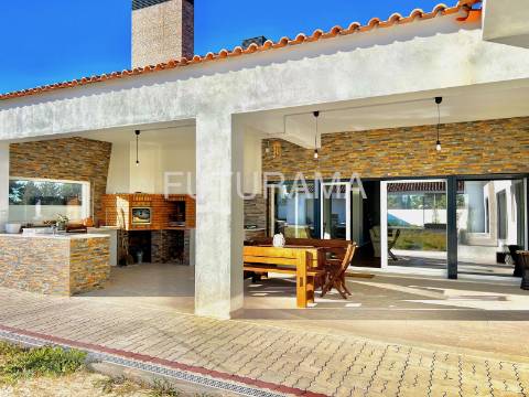 MORADIA TÉRREA INDEPENDENTE T3+2 | 1500m2 Terreno