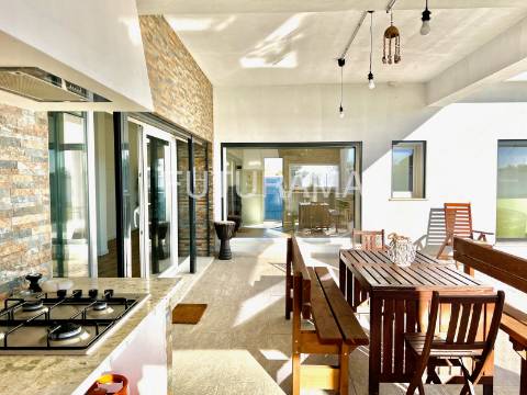 MORADIA TÉRREA INDEPENDENTE T3+2 | 1500m2 Terreno