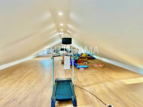 MORADIA TÉRREA INDEPENDENTE T3+2 | 1500m2 Terreno