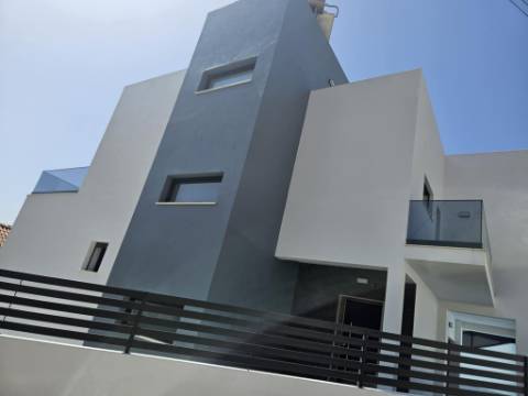 Moradia T4 a estrear com piscina em Alverca do Ribatejo - Vila Franca de Xira