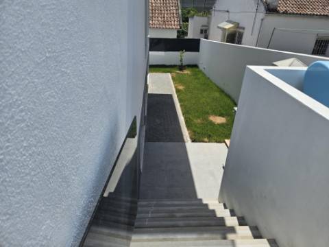 Moradia T4 a estrear com piscina em Alverca do Ribatejo - Vila Franca de Xira