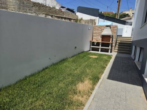 Moradia T4 a estrear com piscina em Alverca do Ribatejo - Vila Franca de Xira