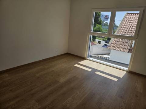 Moradia T4 a estrear com piscina em Alverca do Ribatejo - Vila Franca de Xira