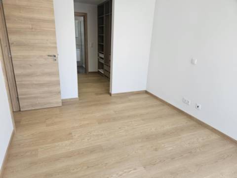 Moradia T4 a estrear com piscina em Alverca do Ribatejo - Vila Franca de Xira