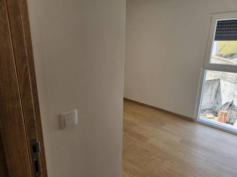 Moradia T4 a estrear com piscina em Alverca do Ribatejo - Vila Franca de Xira