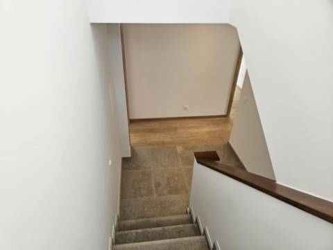 Moradia T4 a estrear com piscina em Alverca do Ribatejo - Vila Franca de Xira