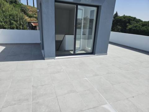 Moradia T4 a estrear com piscina em Alverca do Ribatejo - Vila Franca de Xira