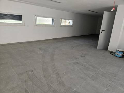 Moradia T4 a estrear com piscina em Alverca do Ribatejo - Vila Franca de Xira