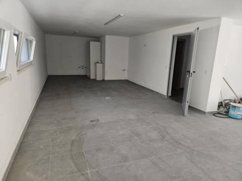 Moradia T4 a estrear com piscina em Alverca do Ribatejo - Vila Franca de Xira