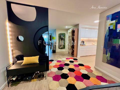 Excelente T4 Nova Oeiras
