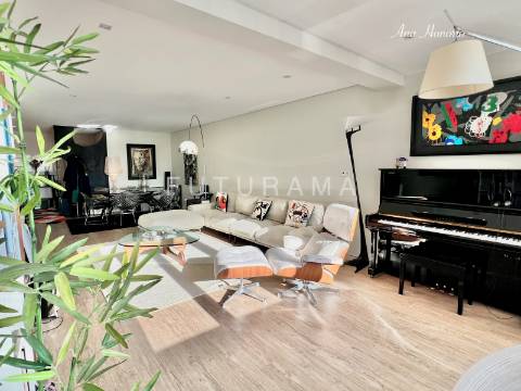 Excelente T4 Nova Oeiras
