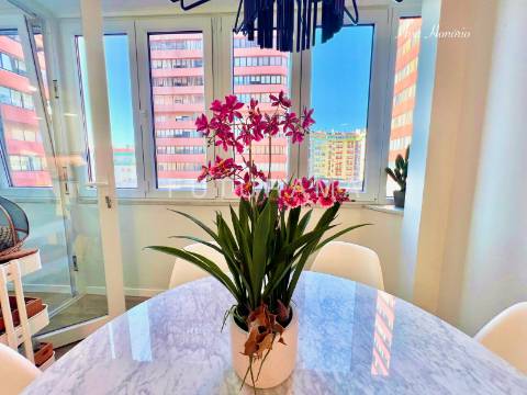 Excelente T4 Nova Oeiras
