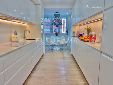 Excelente T4 Nova Oeiras
