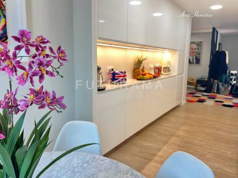 Excelente T4 Nova Oeiras
