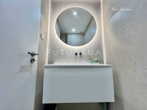 Excelente T4 Nova Oeiras
