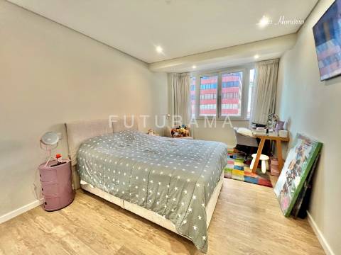 Excelente T4 Nova Oeiras
