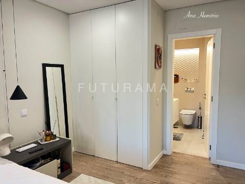 Excelente T4 Nova Oeiras
