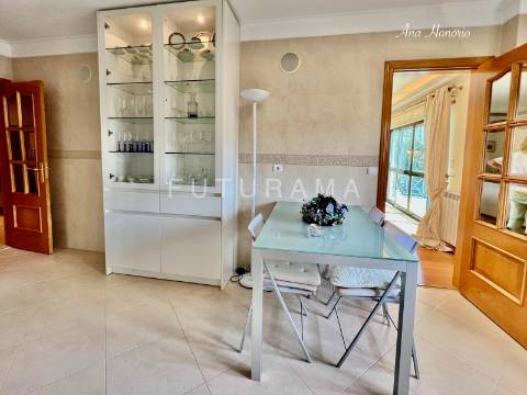 Excelente T3 Monte Estoril a 5 minutos da praia
