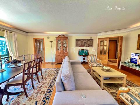 Excelente T3 Monte Estoril a 5 minutos da praia
