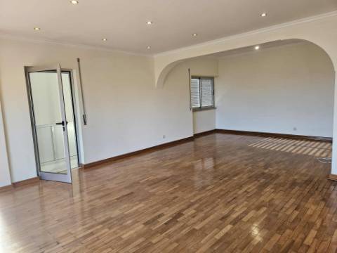 Apartamento T3 Junqueiro - PAREDE
