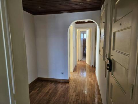 Apartamento T3 Junqueiro - PAREDE
