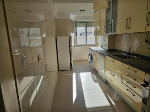 Apartamento T3 Junqueiro - PAREDE
