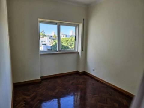Apartamento T3 Junqueiro - PAREDE
