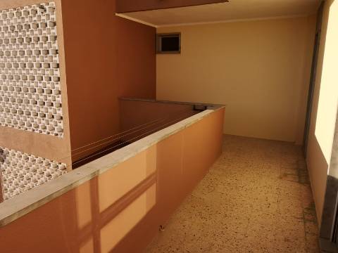 Apartamento T2 Parede Centro a 3 minutos da Estação da CP