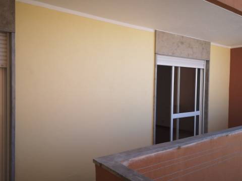 Apartamento T2 Parede Centro a 3 minutos da Estação da CP