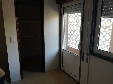 Apartamento T2 Parede Centro a 3 minutos da Estação da CP