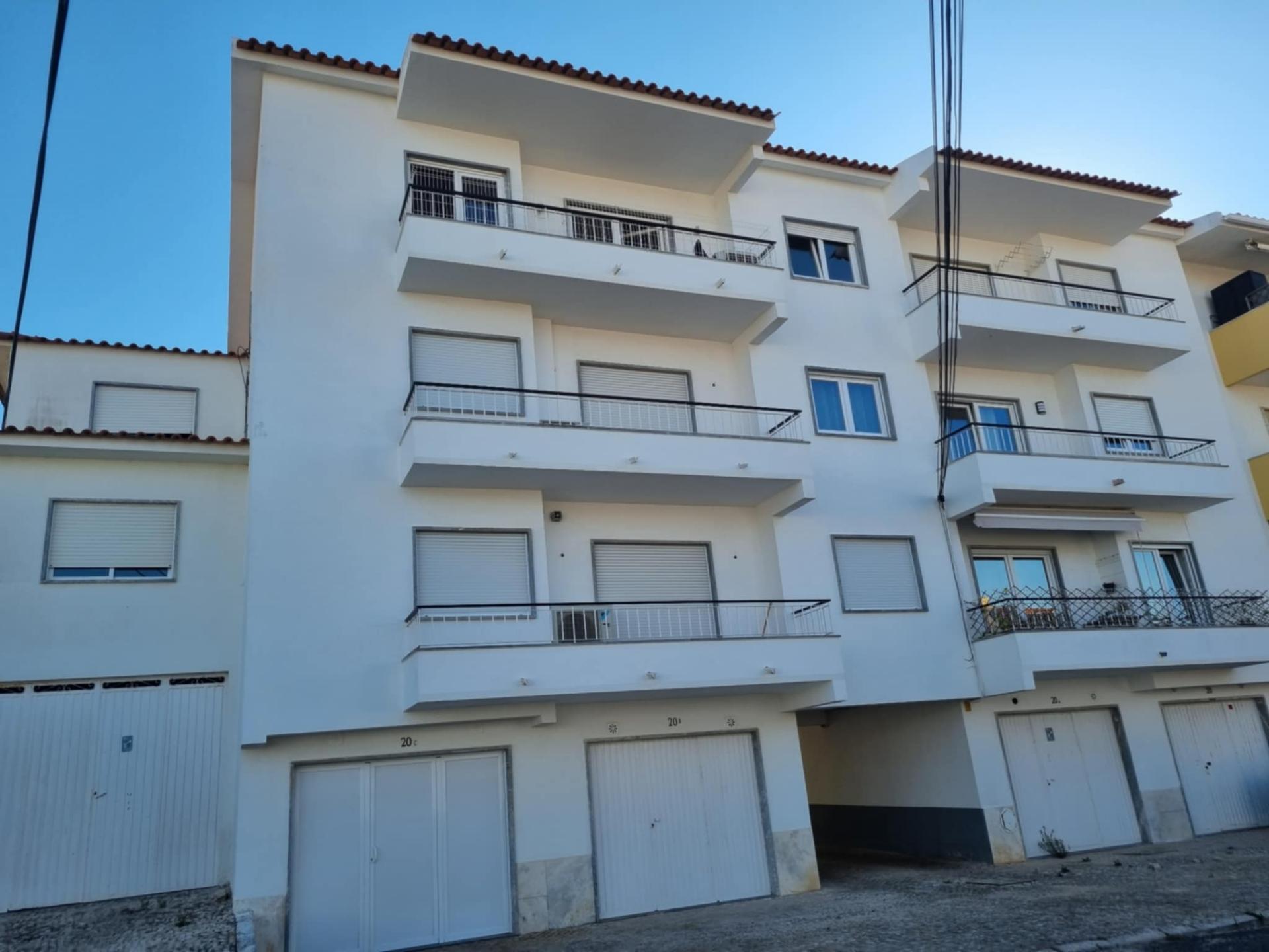 Apartamento T2 - Remodelado e Mobilado - Madorna - São Domingos de Rana