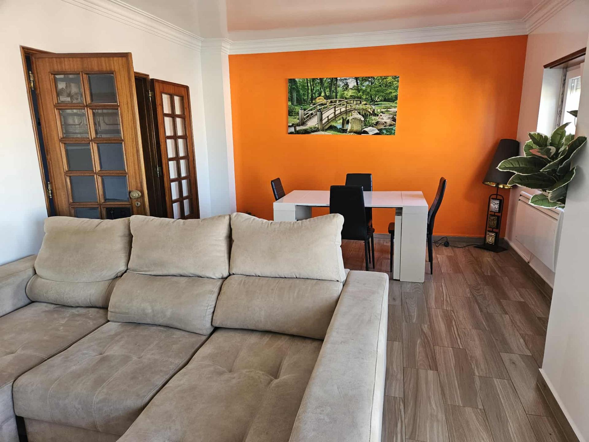 Apartamento T2 - Remodelado e Mobilado - Madorna - São Domingos de Rana