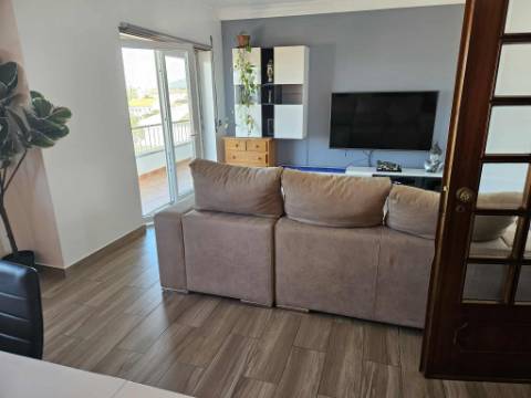 Apartamento T2 - Remodelado e Mobilado - Madorna - São Domingos de Rana