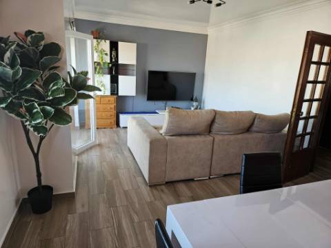 Apartamento T2 - Remodelado e Mobilado - Madorna - São Domingos de Rana