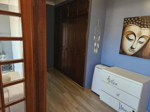 Apartamento T2 - Remodelado e Mobilado - Madorna - São Domingos de Rana