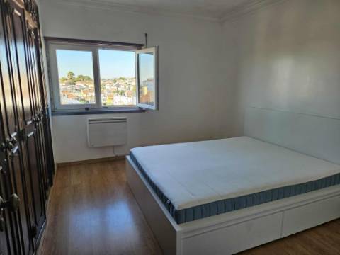 Apartamento T2 - Remodelado e Mobilado - Madorna - São Domingos de Rana