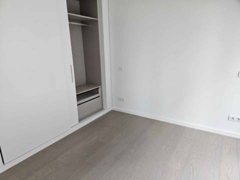 Apartamento T1 no Prata Riverside Village - LISBOA