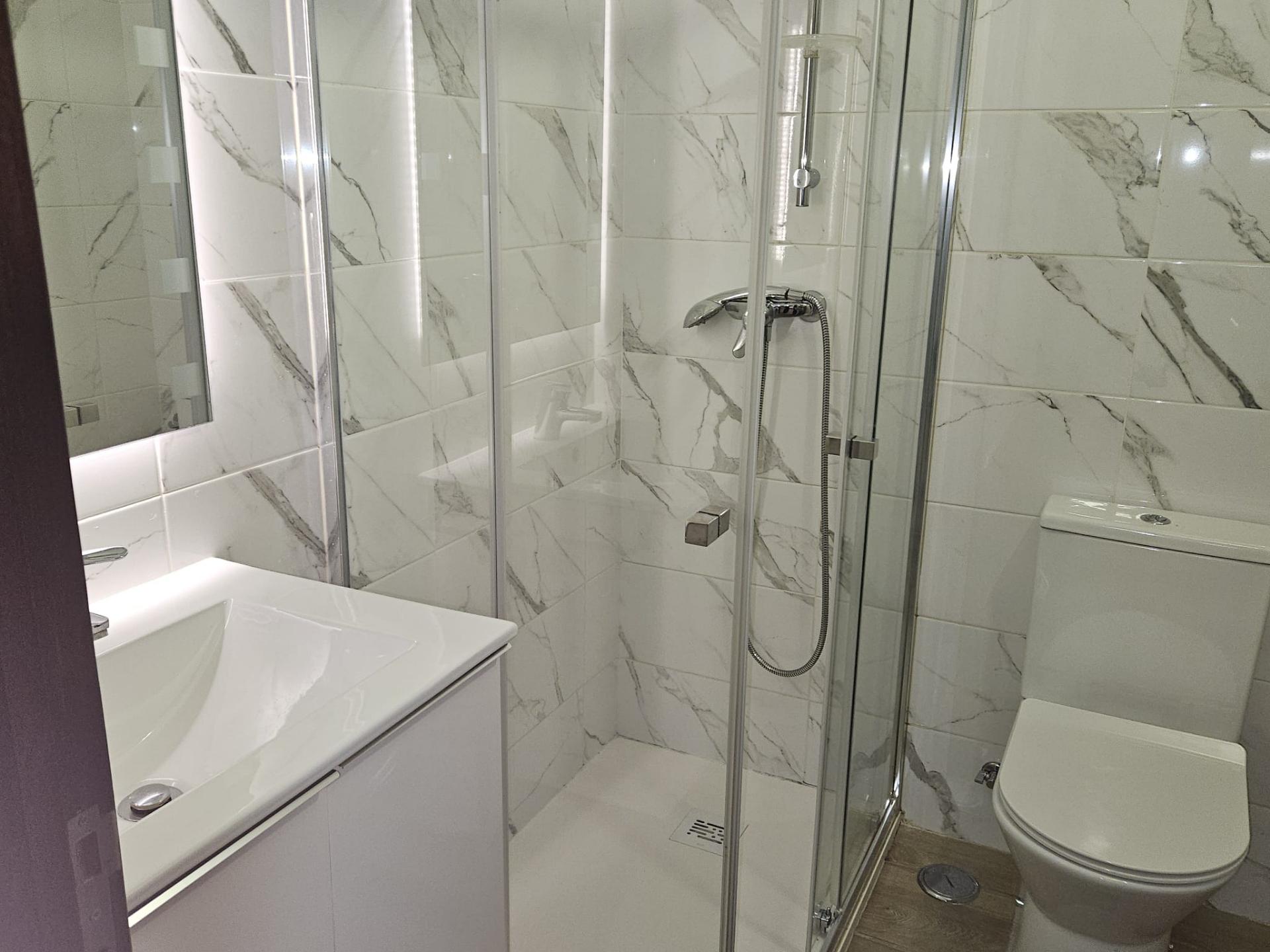 Cave remodelada na Parede - Cascais