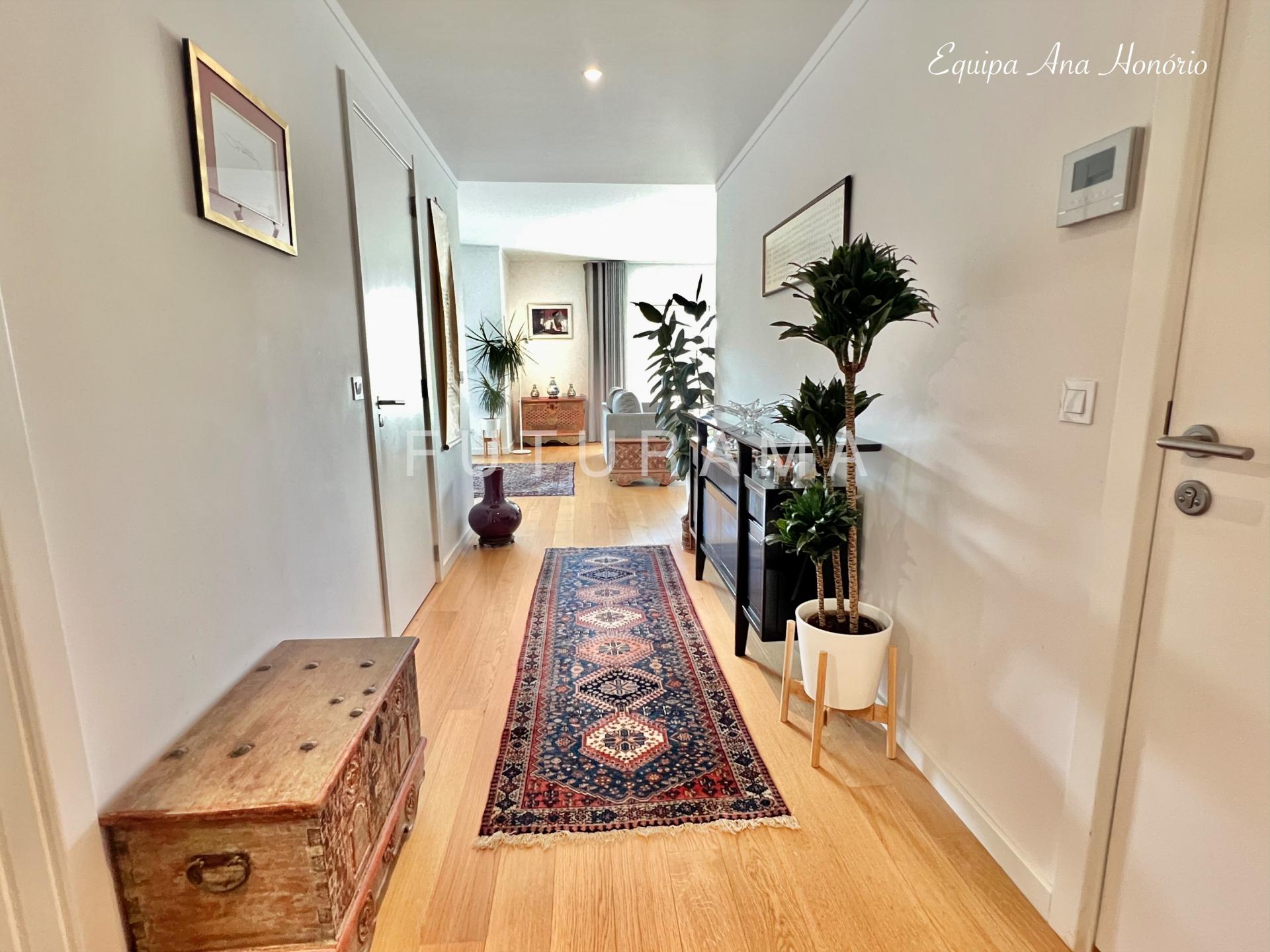 LUMINOSO T2 3 VARANDAS -ESTORIL