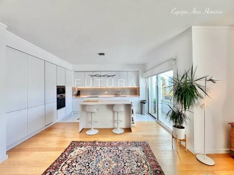 LUMINOSO T2 3 VARANDAS -ESTORIL