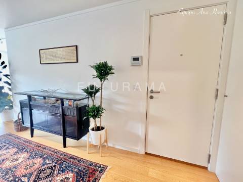 LUMINOSO T2 3 VARANDAS -ESTORIL