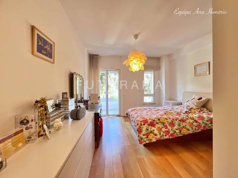 LUMINOSO T2 3 VARANDAS -ESTORIL