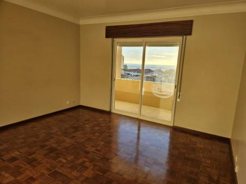 Apartamento T2 - vista de mar no centro da Parede
