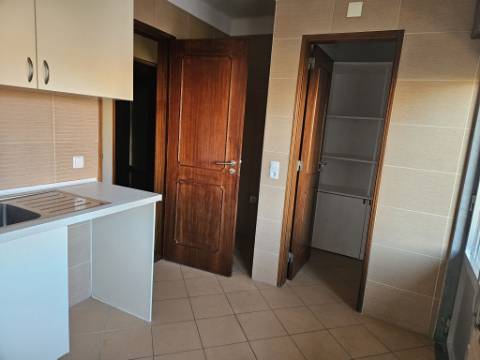 Apartamento T2 - vista de mar no centro da Parede