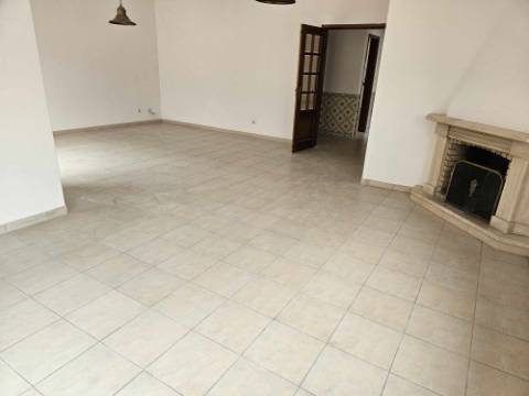 Moradia Isolada T4 - Tires - São Domingos de Rana